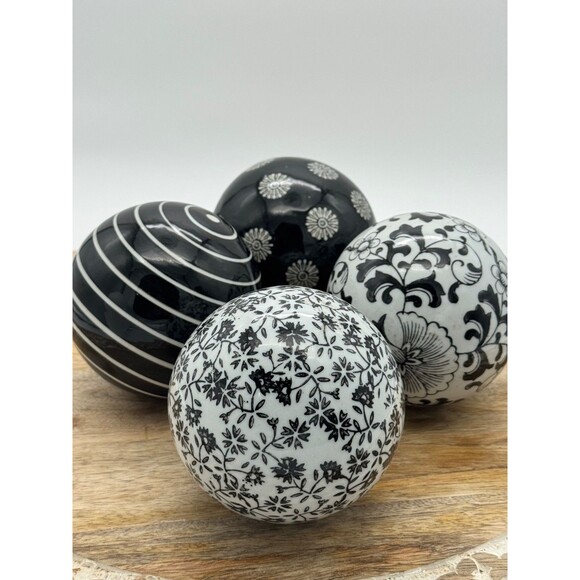 4 CHINOISERIE BLACK AND WHITE CERAMIC Orbs RUG BALLS 4in Stripes Floral Decor - Picture 4 of 9
